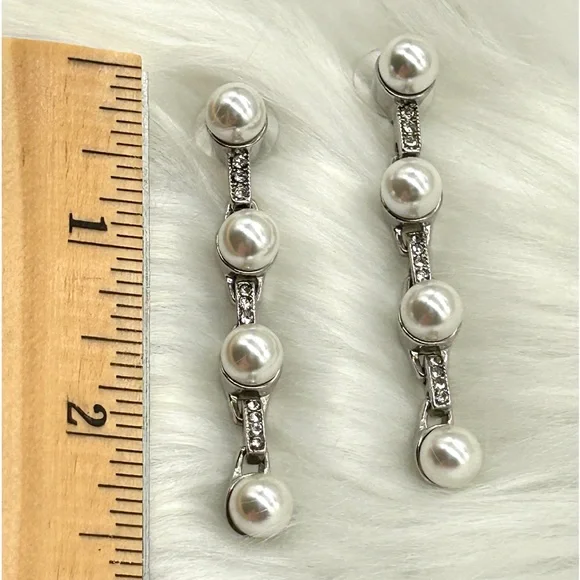 Gorgeous KJL Kenneth Jay Lane Long Silver Tone Pearl Cubic Zirconia CZ Earrings - Picture 13 of 14
